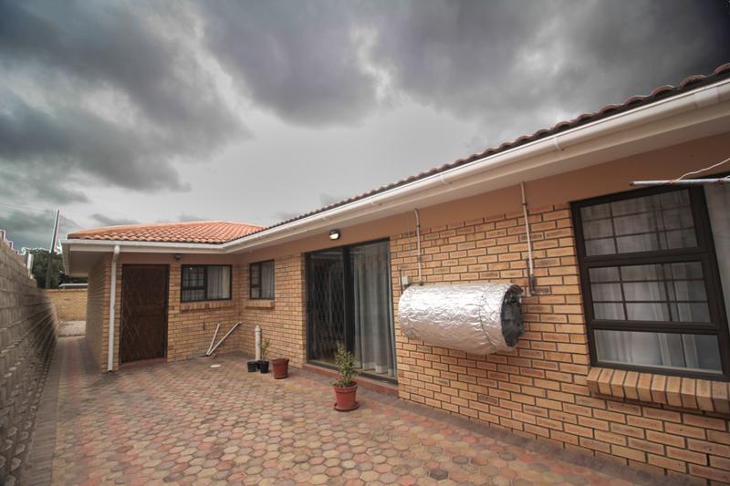 3 Bedroom Property for Sale in Reebok Western Cape